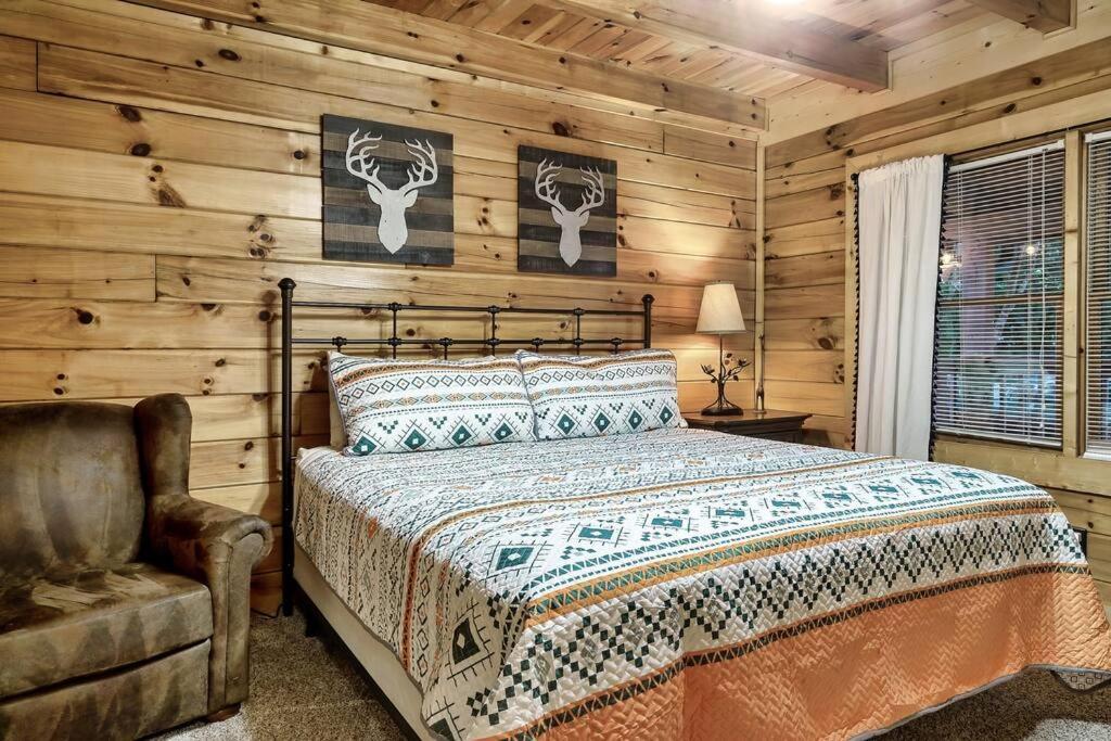 Cabin With New Hot Tub, Near Dollywood .2Bd.2Ba.Sleeps6.Bbq Sevierville Exteriér fotografie
