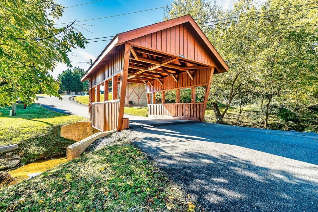 Cabin With New Hot Tub, Near Dollywood .2Bd.2Ba.Sleeps6.Bbq Sevierville Exteriér fotografie