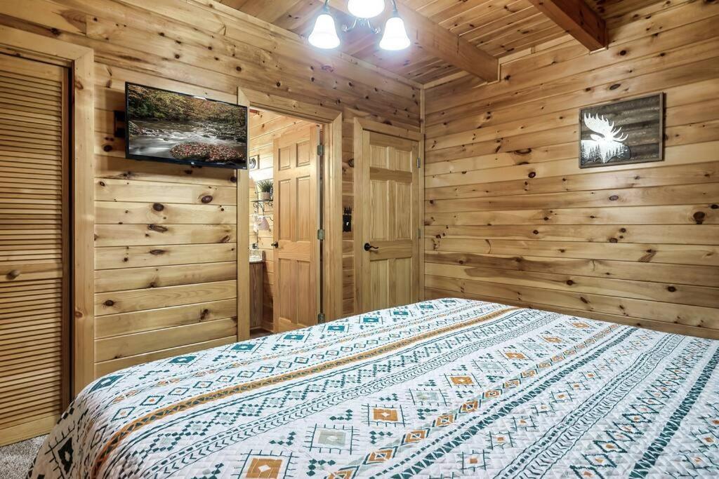 Cabin With New Hot Tub, Near Dollywood .2Bd.2Ba.Sleeps6.Bbq Sevierville Exteriér fotografie
