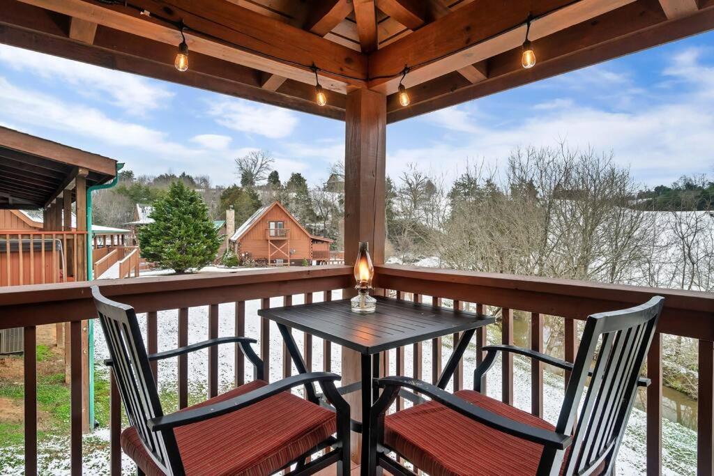 Cabin With New Hot Tub, Near Dollywood .2Bd.2Ba.Sleeps6.Bbq Sevierville Exteriér fotografie