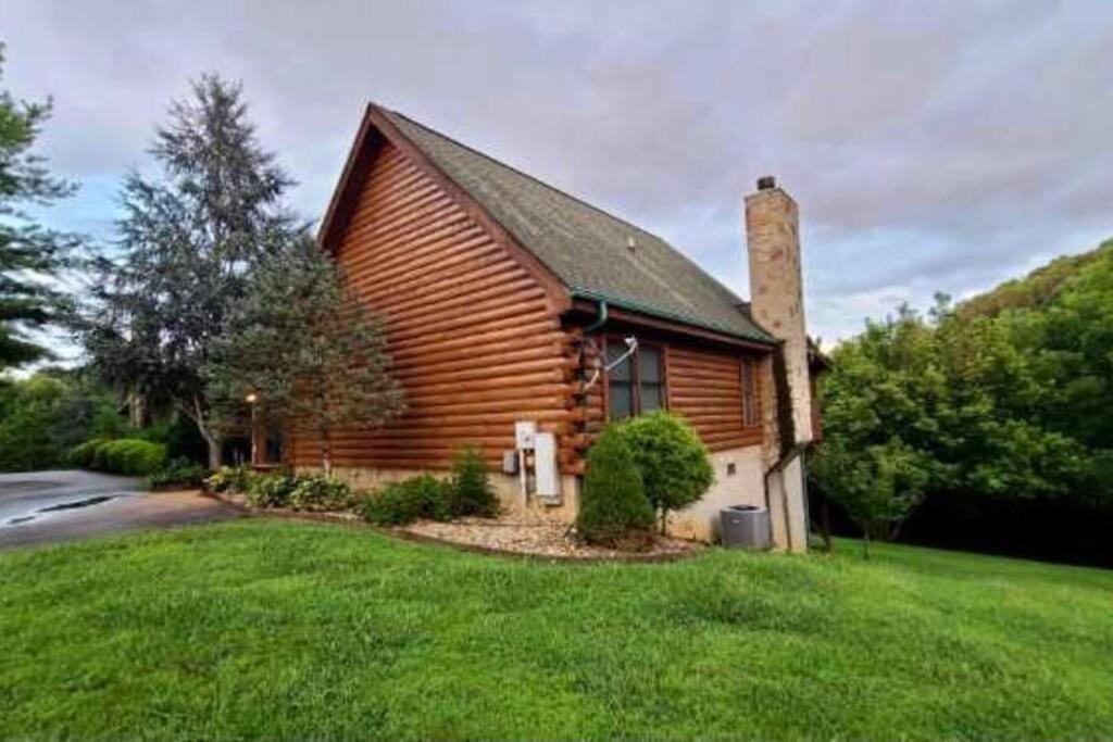 Cabin With New Hot Tub, Near Dollywood .2Bd.2Ba.Sleeps6.Bbq Sevierville Exteriér fotografie