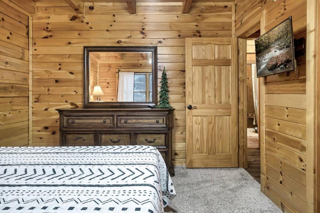 Cabin With New Hot Tub, Near Dollywood .2Bd.2Ba.Sleeps6.Bbq Sevierville Exteriér fotografie