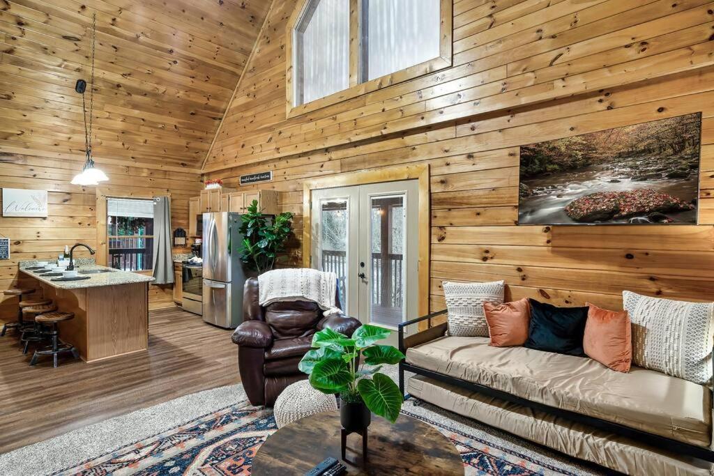 Cabin With New Hot Tub, Near Dollywood .2Bd.2Ba.Sleeps6.Bbq Sevierville Exteriér fotografie
