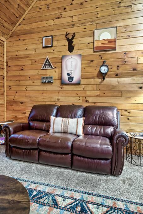 Cabin With New Hot Tub, Near Dollywood .2Bd.2Ba.Sleeps6.Bbq Sevierville Exteriér fotografie
