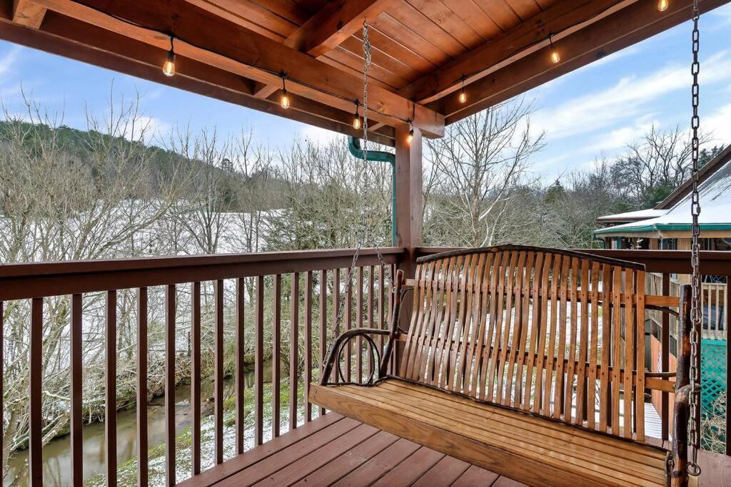 Cabin With New Hot Tub, Near Dollywood .2Bd.2Ba.Sleeps6.Bbq Sevierville Exteriér fotografie