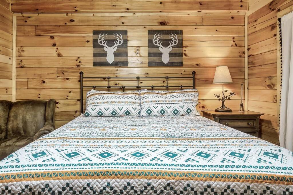 Cabin With New Hot Tub, Near Dollywood .2Bd.2Ba.Sleeps6.Bbq Sevierville Exteriér fotografie