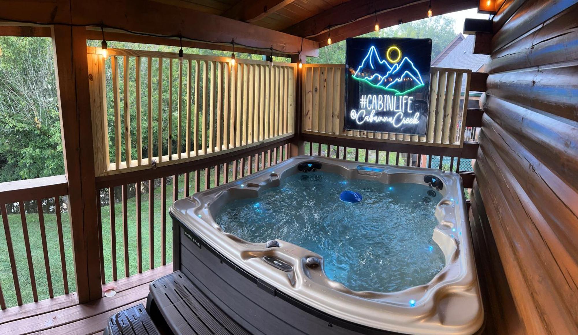 Cabin With New Hot Tub, Near Dollywood .2Bd.2Ba.Sleeps6.Bbq Sevierville Exteriér fotografie